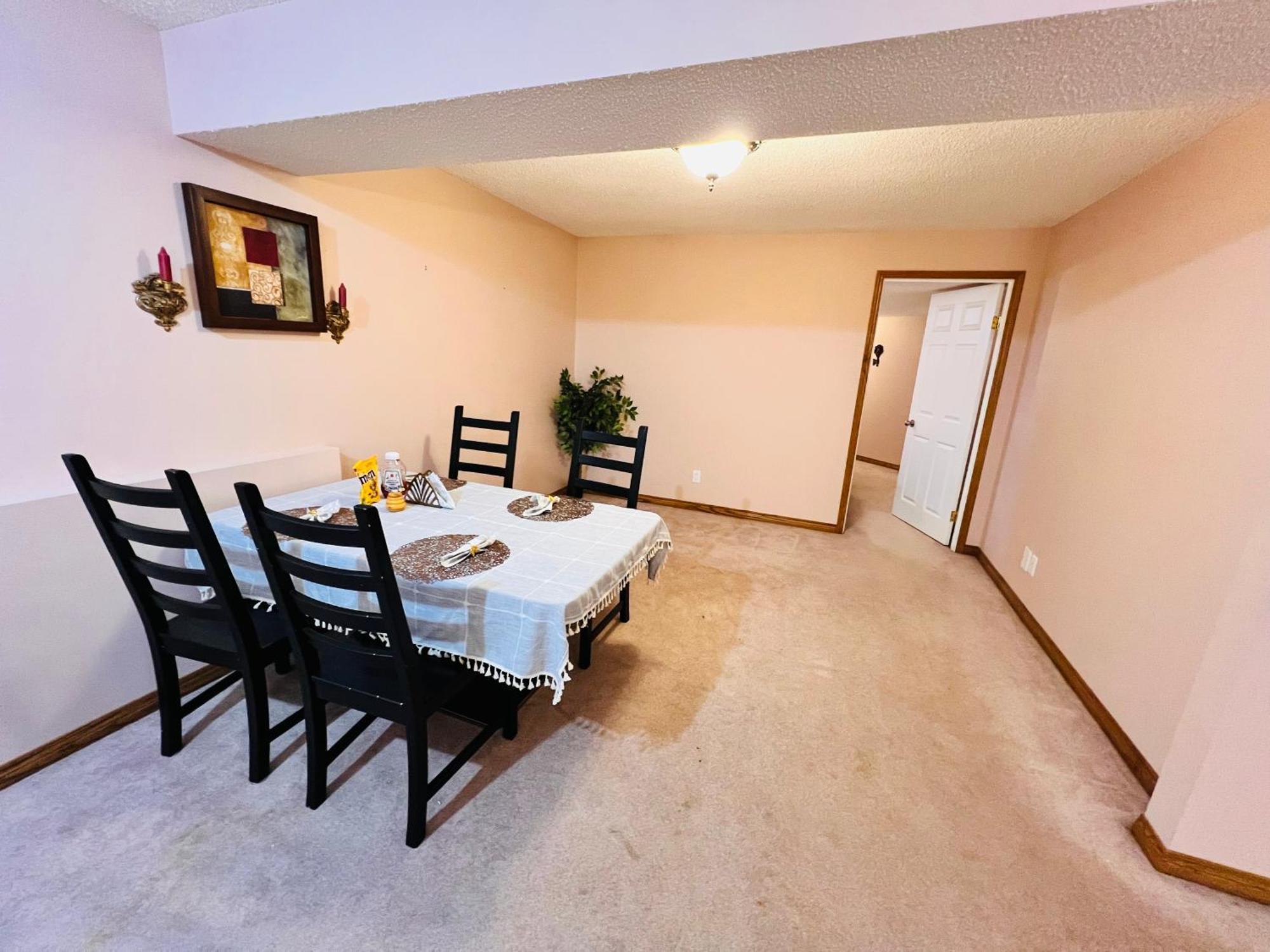 A Classic Homely Basement Suite! Chestermere Экстерьер фото