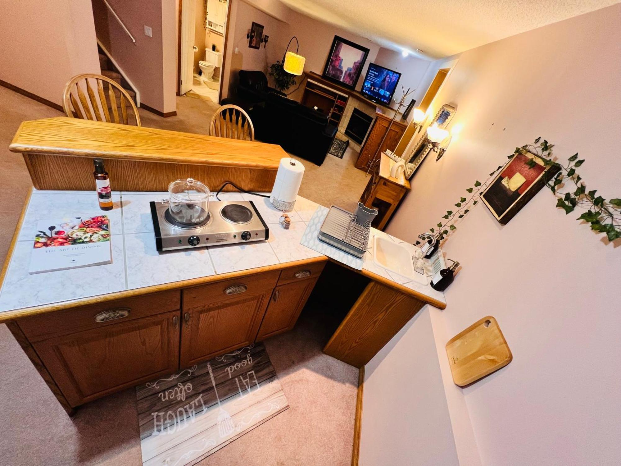 A Classic Homely Basement Suite! Chestermere Экстерьер фото